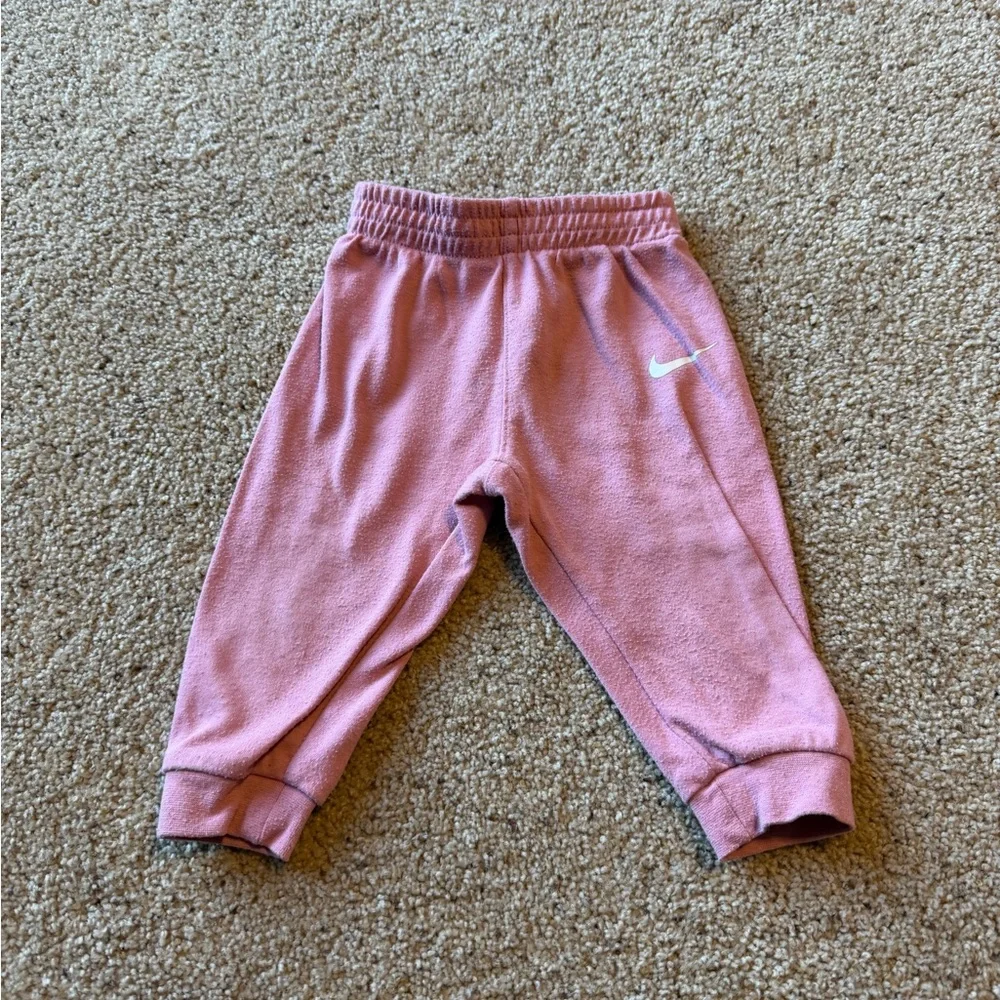 Nike Onesie and Pant Bundle - Picture 4 of 5